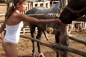 thằng đụ động vật,gà con,đụ thú vật